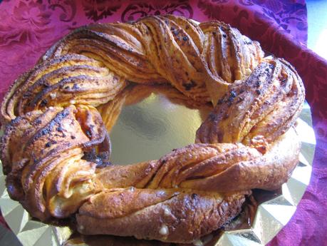 KRINGLE DE SOBRASADA Y MIEL. NARANJAS AMBER KRINGLE DE SOBRASADA Y MIEL. NARANJAS AMBER