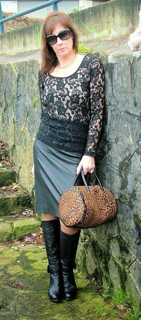 MIS LOOKS CON LUSSTRA - CAMISETA DE ENCAJE MIS LOOKS CON LUSSTRA - CAMISETA DE ENCAJE