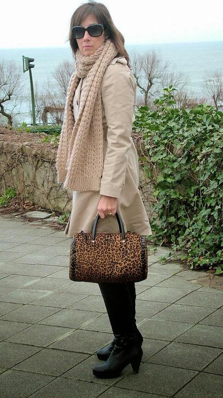 MIS LOOKS CON LUSSTRA - CAMISETA DE ENCAJE MIS LOOKS CON LUSSTRA - CAMISETA DE ENCAJE