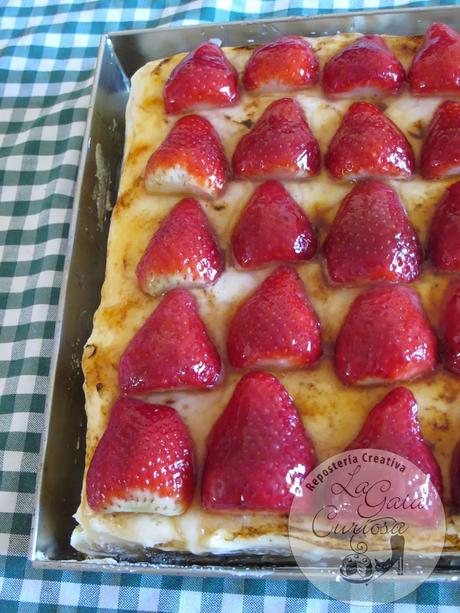 TARTA DE ALMENDRA, CREMA CHIBOUST Y FRESAS TARTA DE ALMENDRA, CREMA CHIBOUST Y FRESAS