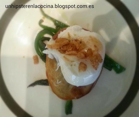 Nido de patata y huevo escalfado Nido de patata y huevo escalfado