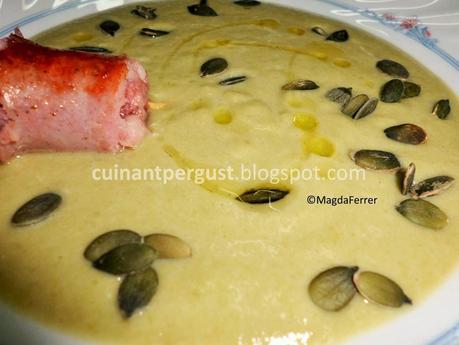 Crema de judías verdes con pincho de butifarra (Olla New Chef) (Presentación basada en una receta de Gastronomía & Cía) Crema de judías verdes con pincho de butifarra (Olla New Chef) (Presentación basada en una receta de Gastronomía & Cía)