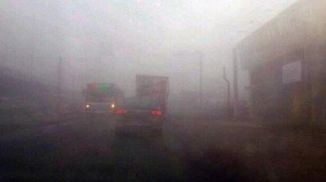 Un densa niebla complica el tránsito en los accesos a la ciudad de Buenos Aires Un densa niebla complica el tránsito en los accesos a la ciudad de Buenos Aires