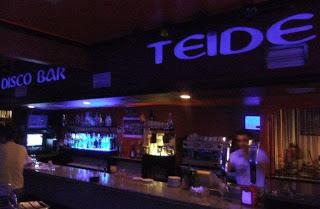 Bar El Teide, tapas y raciones de día y bar de copas de noche.