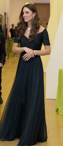 Kate Middleton de Jenny Packham y con las Joyas de la Corona