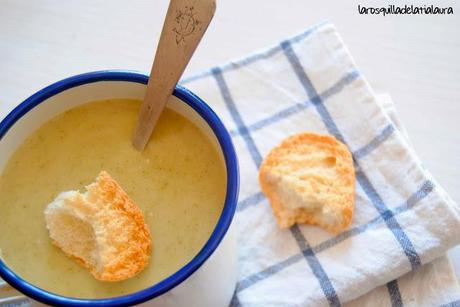 CREMA DE BRÓCOLI Y QUESO AZUL CREMA DE BRÓCOLI Y QUESO AZUL