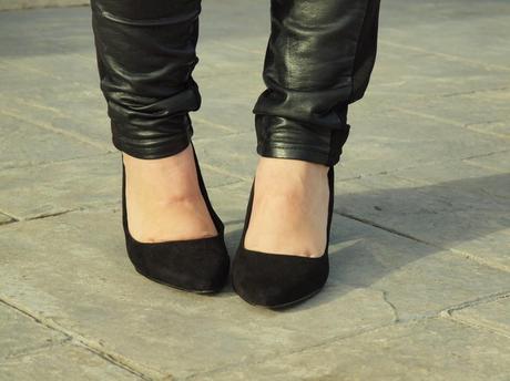 Yellow jumper + video Yellow jumper + video