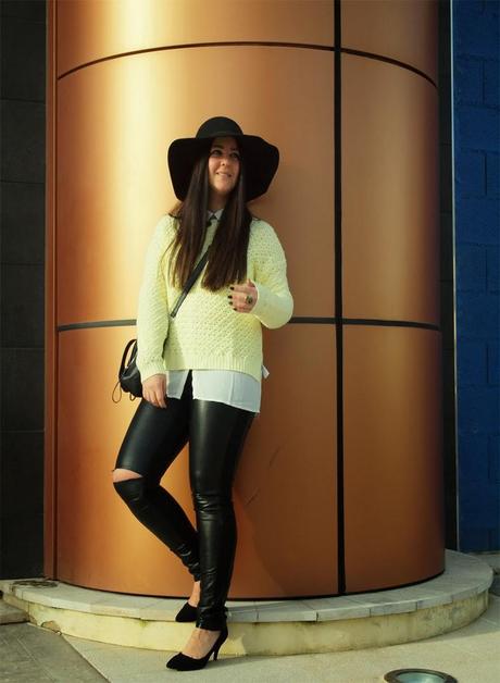 Yellow jumper + video Yellow jumper + video