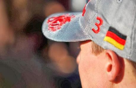 LA FAMILIA DE SCHUMACHER CONFIA EN SU PLENA RECUPERACION LA FAMILIA DE SCHUMACHER CONFIA EN SU PLENA RECUPERACION