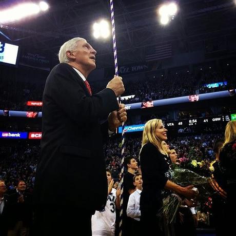 Los Jazz homenajean a Jerry Sloan Los Jazz homenajean a Jerry Sloan