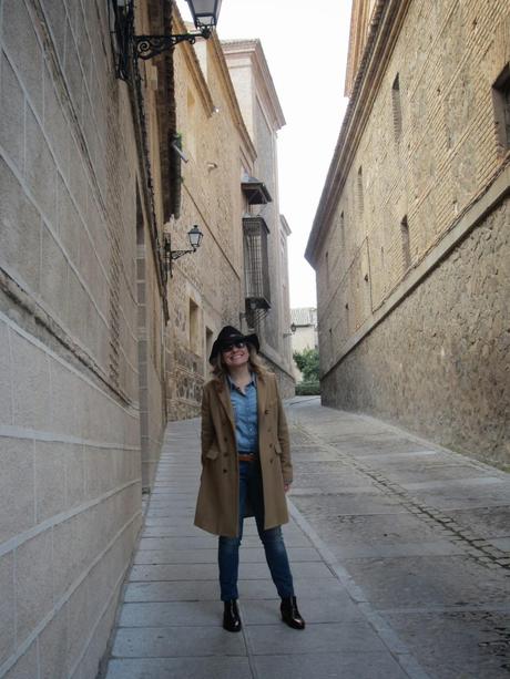 LOOK307-14.2.20148:30STAR TURN : CAMEL COATPREPARING CASE... LOOK307-14.2.20148:30STAR TURN : CAMEL COATPREPARING CASE...