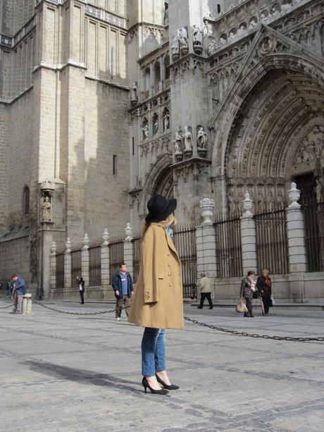 LOOK307-14.2.20148:30STAR TURN : CAMEL COATPREPARING CASE... LOOK307-14.2.20148:30STAR TURN : CAMEL COATPREPARING CASE...