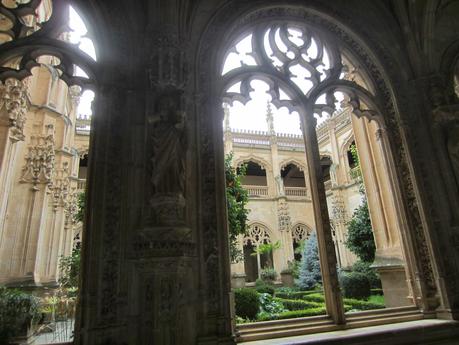 LOOK307-14.2.20148:30STAR TURN : CAMEL COATPREPARING CASE... LOOK307-14.2.20148:30STAR TURN : CAMEL COATPREPARING CASE...