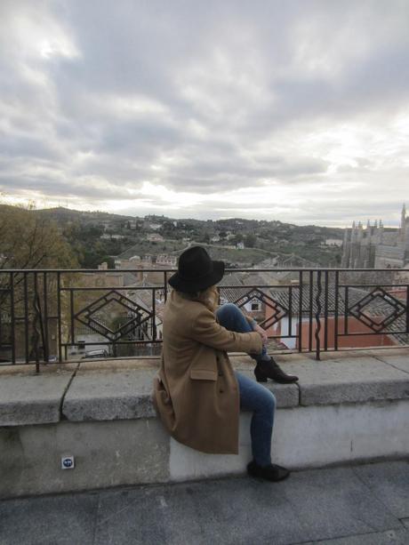 LOOK307-14.2.20148:30STAR TURN : CAMEL COATPREPARING CASE... LOOK307-14.2.20148:30STAR TURN : CAMEL COATPREPARING CASE...