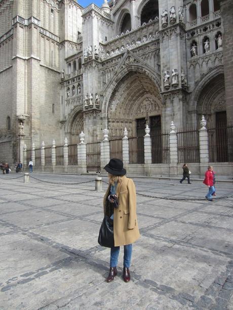 LOOK307-14.2.20148:30STAR TURN : CAMEL COATPREPARING CASE... LOOK307-14.2.20148:30STAR TURN : CAMEL COATPREPARING CASE...