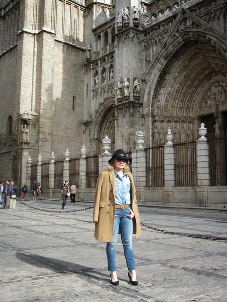 LOOK307-14.2.20148:30STAR TURN : CAMEL COATPREPARING CASE... LOOK307-14.2.20148:30STAR TURN : CAMEL COATPREPARING CASE...