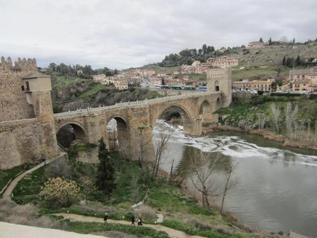 LOOK307-14.2.20148:30STAR TURN : CAMEL COATPREPARING CASE... LOOK307-14.2.20148:30STAR TURN : CAMEL COATPREPARING CASE...