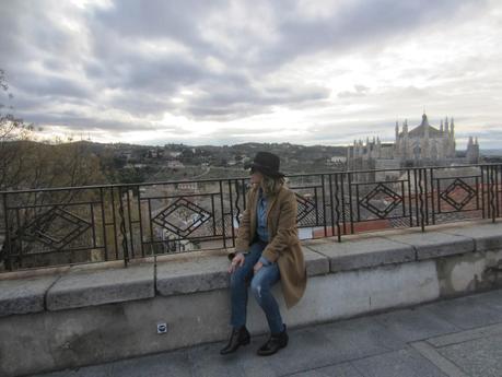 LOOK307-14.2.20148:30STAR TURN : CAMEL COATPREPARING CASE... LOOK307-14.2.20148:30STAR TURN : CAMEL COATPREPARING CASE...