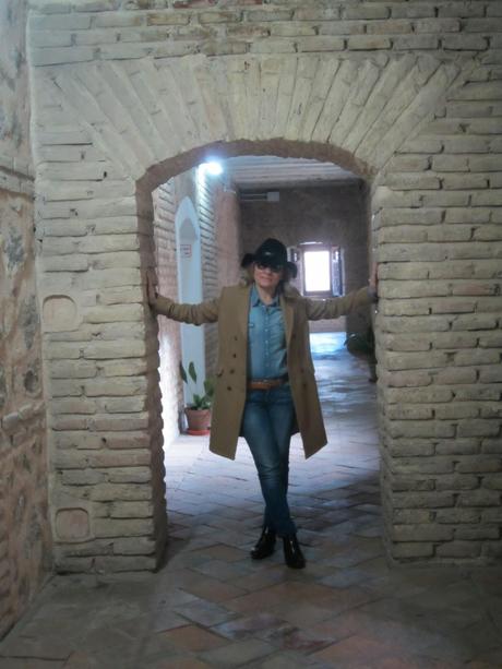 LOOK307-14.2.20148:30STAR TURN : CAMEL COATPREPARING CASE... LOOK307-14.2.20148:30STAR TURN : CAMEL COATPREPARING CASE...