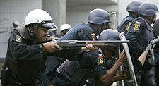Elías Jaua: los policías no usan armas en las protestas