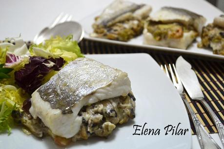 Merluza rellena de gambas, champiñones y ajos tiernos Merluza rellena de gambas, champiñones y ajos tiernos