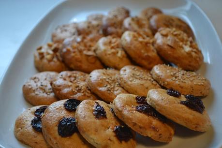 GALLETAS CON ALMENDTAS Y SEMILLAS GALLETAS CON ALMENDTAS Y SEMILLAS