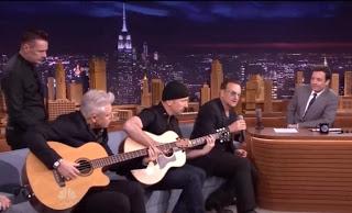U2 interpretan 'Invisible' y 'Ordinary Love' en la NBC