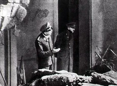 ultima foto Hitler Top 15   Últimas fotos de personajes famosos