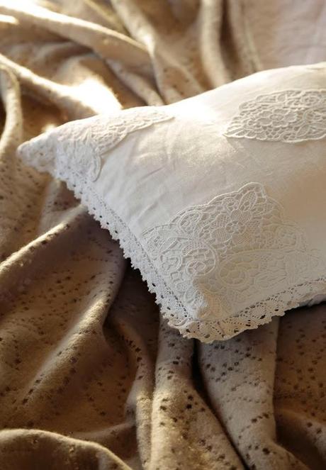 Un hogar cálido y acogedor / A warm and cozy home Un hogar cálido y acogedor / A warm and cozy home