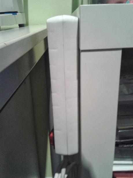 Prolongador pegado en lateral de mesa baja prolongador pegado en lateral de mesa baja