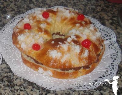 Roscón de Reyes relleno de nata y trufa Roscón de Reyes relleno de nata y trufa