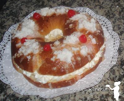 Roscón de Reyes relleno de nata y trufa Roscón de Reyes relleno de nata y trufa