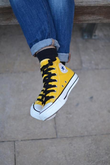 Look of the day: Yellow converse