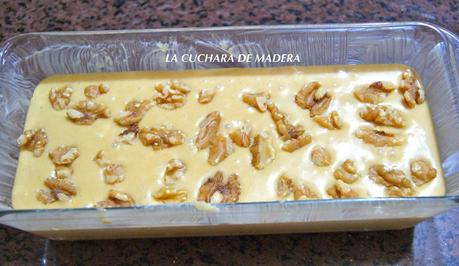 BIZCOCHO O QUEQUE DE YOGUR CON NUECES Y MANZANA BIZCOCHO O QUEQUE DE YOGUR CON NUECES Y MANZANA