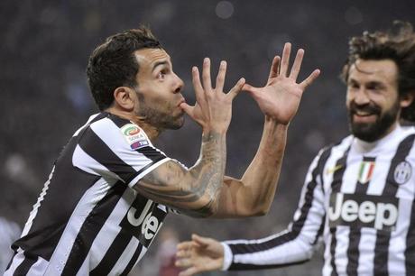 Tévez da a la Juve el derbi de Turín