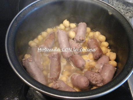 Garbanzos con salchichas Garbanzos con salchichas