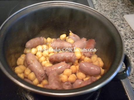 Garbanzos con salchichas Garbanzos con salchichas