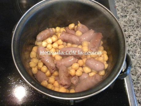 Garbanzos con salchichas Garbanzos con salchichas