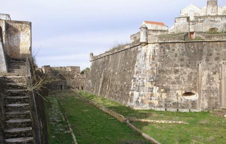 LOS FUERTES ABALUARTADOS LUSO-ESPAÑOLES Y SU DESTINO ACTU... LOS FUERTES ABALUARTADOS LUSO-ESPAÑOLES Y SU DESTINO ACTU...