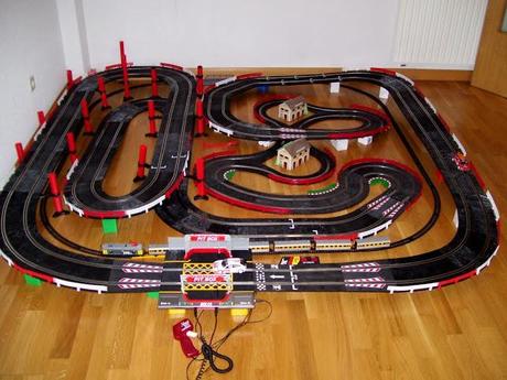 Nº 255. Circuito con Pit Box de scalextric. (incluye video) Nº 255. Circuito con Pit Box de scalextric. (incluye video)