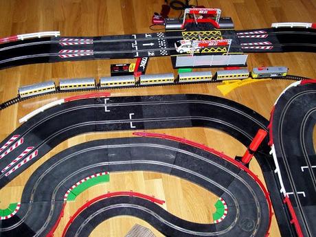 Nº 255. Circuito con Pit Box de scalextric. (incluye video) Nº 255. Circuito con Pit Box de scalextric. (incluye video)
