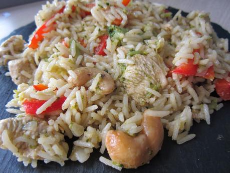 ARROZ BASMATI SUNDARI CON POLLO Y ANACARDOS ARROZ BASMATI SUNDARI CON POLLO Y ANACARDOS