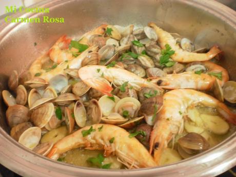 PESCADA EN SALSA CON ALMEJAS Y LANGOSTINOS PESCADA EN SALSA CON ALMEJAS Y LANGOSTINOS