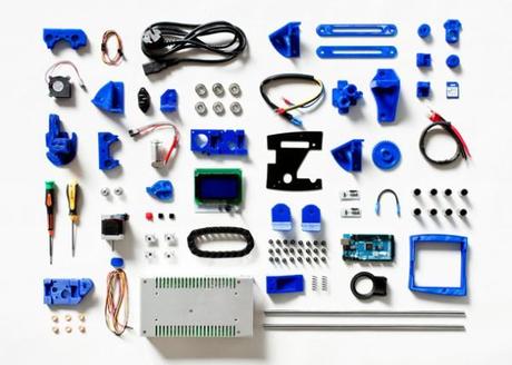 Instalación X127 Y230 E8 de (re)producción 3D en La Sala Vinçon: impresoras imprimiendo impresoras. vinçon