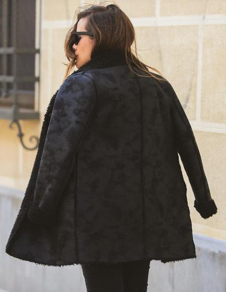 a pop of mauve black_coat-mango-street_style