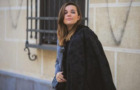 a pop of mauve black_coat-mango-street_style
