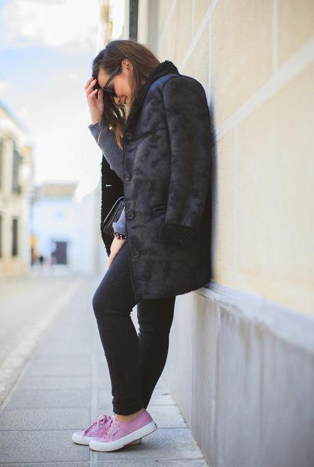 a pop of mauve superga_tennis_street-style