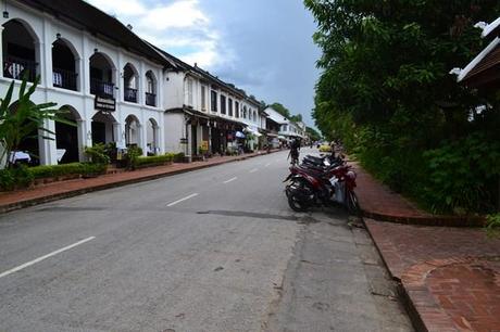 Calle principal de Luang Prabang Calle principal de Luang Prabang