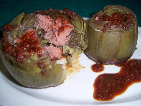 ALCACHOFAS RELLENAS DE PATE CON SALSA DE VINO ALCACHOFAS RELLENAS DE PATE CON SALSA DE VINO
