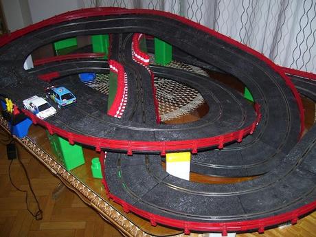 Montaje nº 93. Scalextric de sobremesa de 4 alturas. Montaje nº 93. Scalextric de sobremesa de 4 alturas.